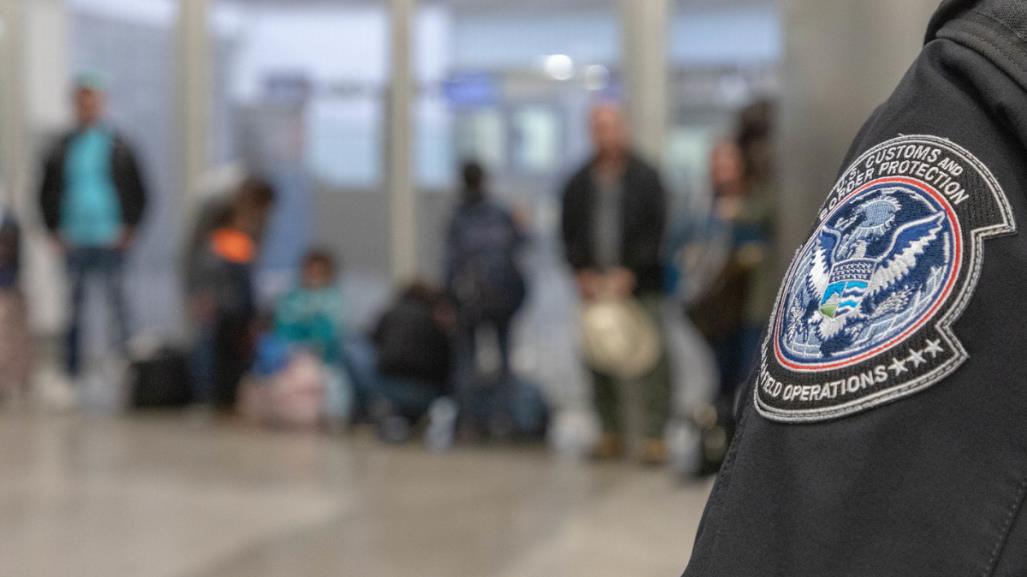 ¿Qué es CBP? Lo que debes saber sobre la agencia de protección y aduanas de EU