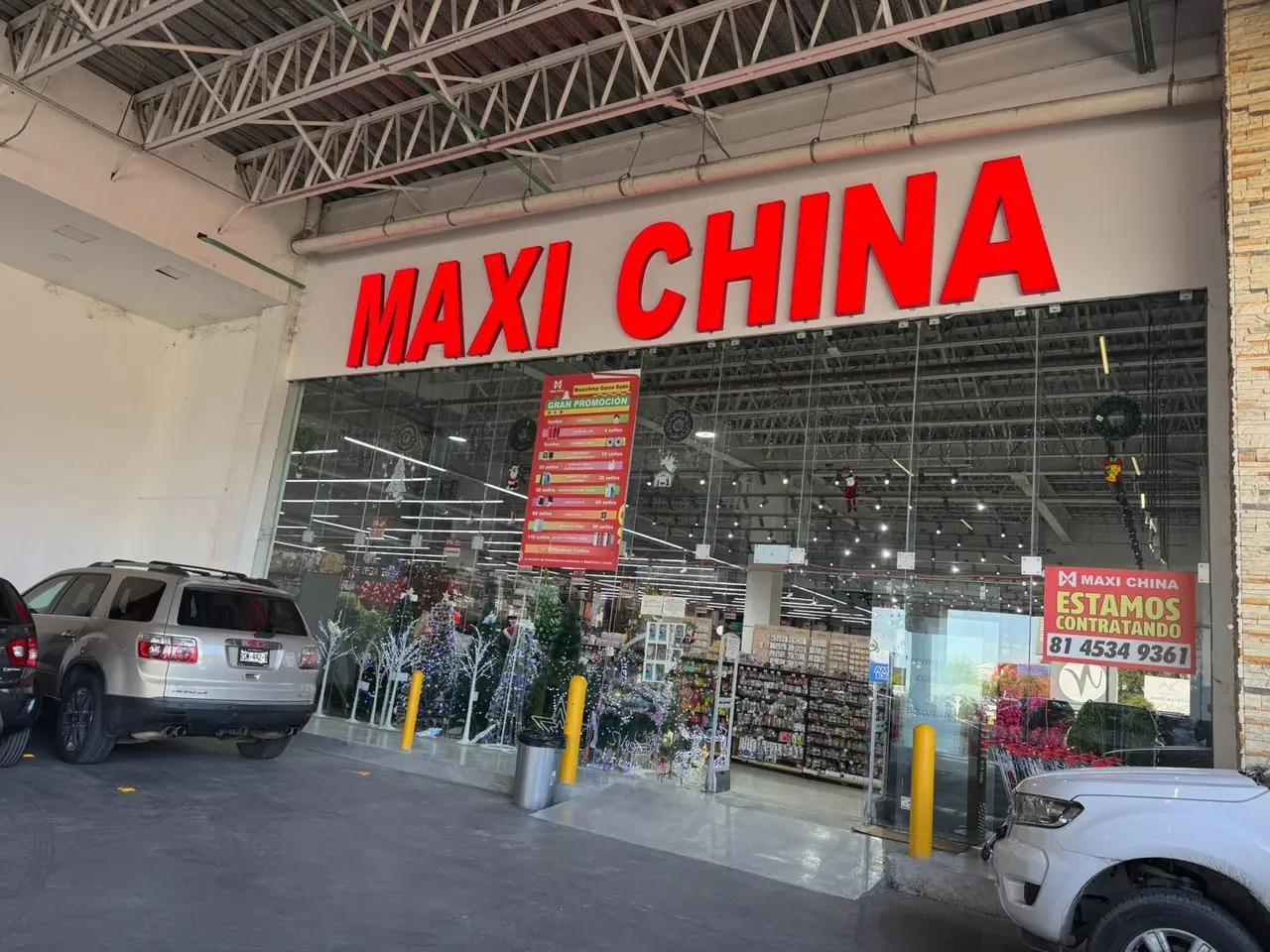 Sucursal de Maxi China en Garza Sada, Monterrey. Foto: Azael Valdés.