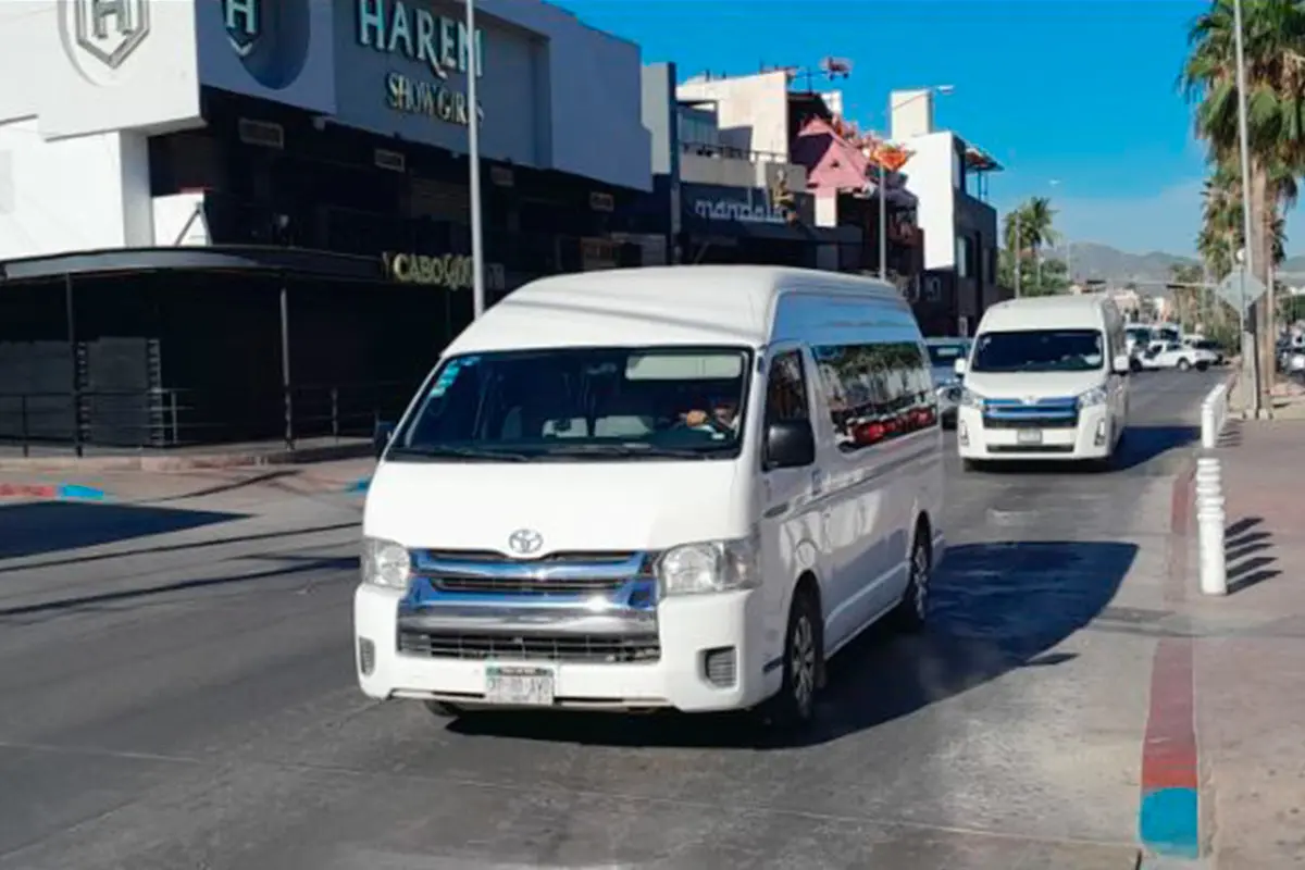 Transporte turístico en Los Cabos. Foto: Irving Thomas.