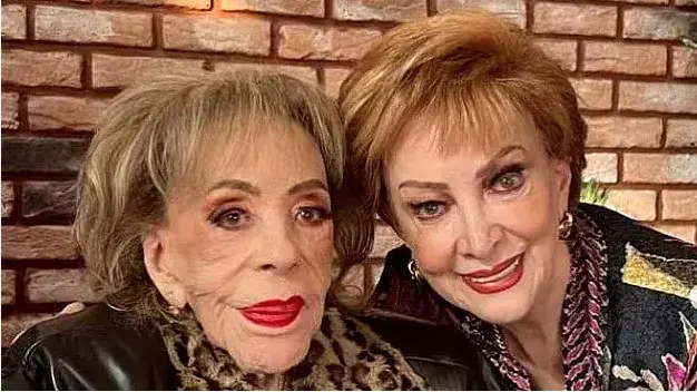 Norma Lazareno y SIlvia Pinal forjaron una amistad que duró 58 años. Foto. Especial.