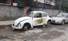 ¿Cuál es la multa por abandonar un vehículo en la vía pública en Victoria?