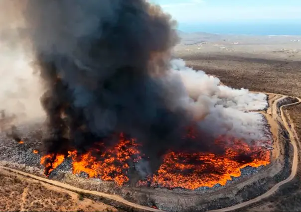 Hasta 2 días pueden tardar para sofocar incendio en relleno sanitario de Cabo San Lucas