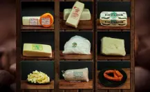 Aquí venden queso, salchichón y pan menonita, en la ciudad de Durango