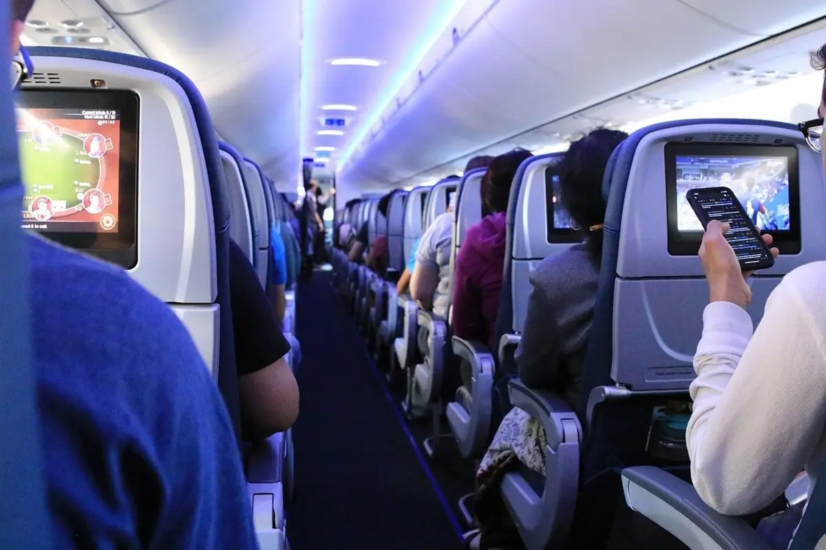 ¿Viajas con un bebé en avión? Estas son las recomendaciones que debes seguir
