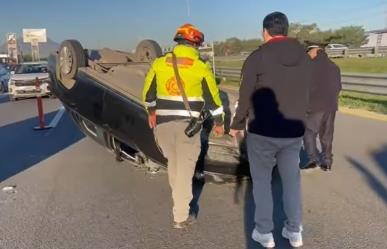 Volcadura en Guadalupe es atendida por Protección Civil (VIDEO)