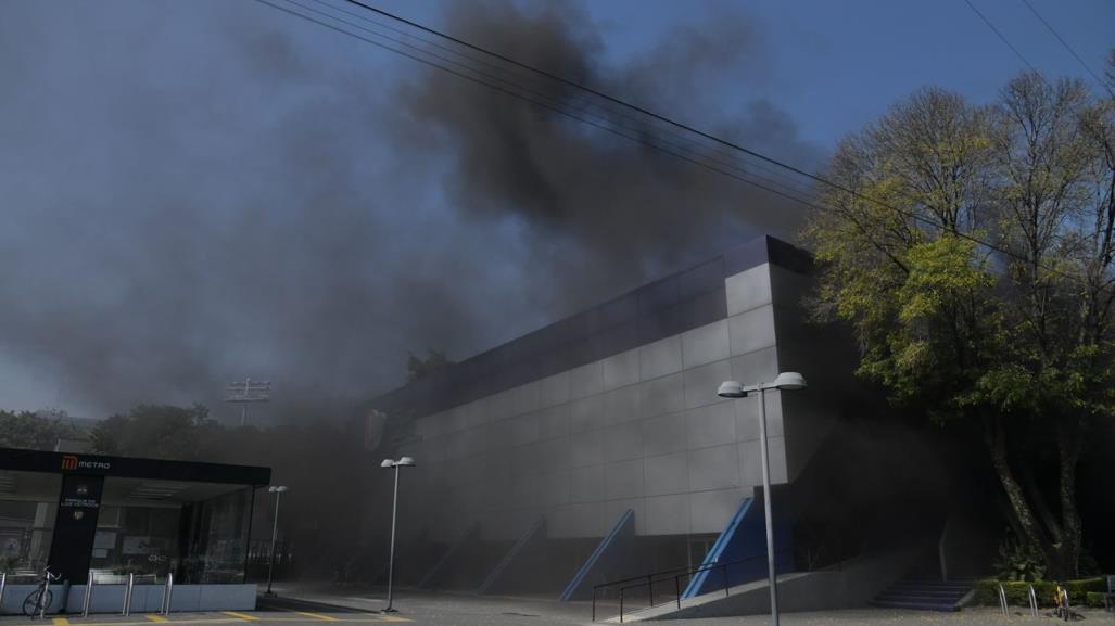 Se confirman cuatro muertos en incendio de bodega en Benito Juárez