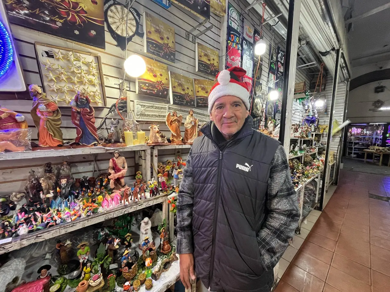 Uno de los artículos más vendidos en el Mercado Gómez Palacio son los llaveros de alacrán. Foto: Isaura Retana.