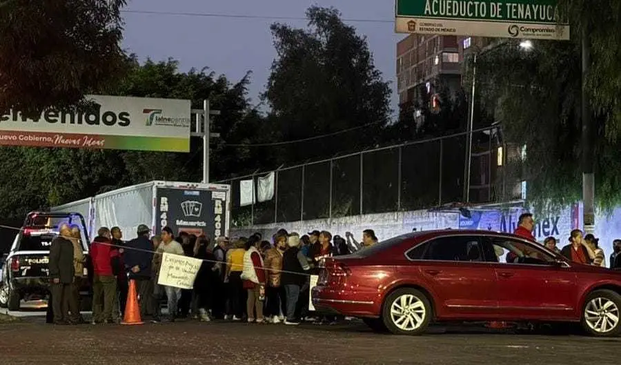 Caos vial en Tlalnepantla por protesta de vecinos por falta de agua. Foto: POSTA