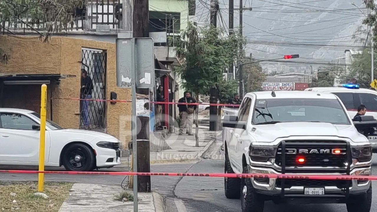 Hombre ejecutado en Santa Catarina, presunto ajuste de cuentas. Foto: Raymundo Elizalde.