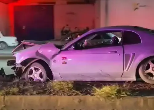 Auto accidentado en la carretera a San Carlos en Linares. Foto: Facebook Al Día N.L.