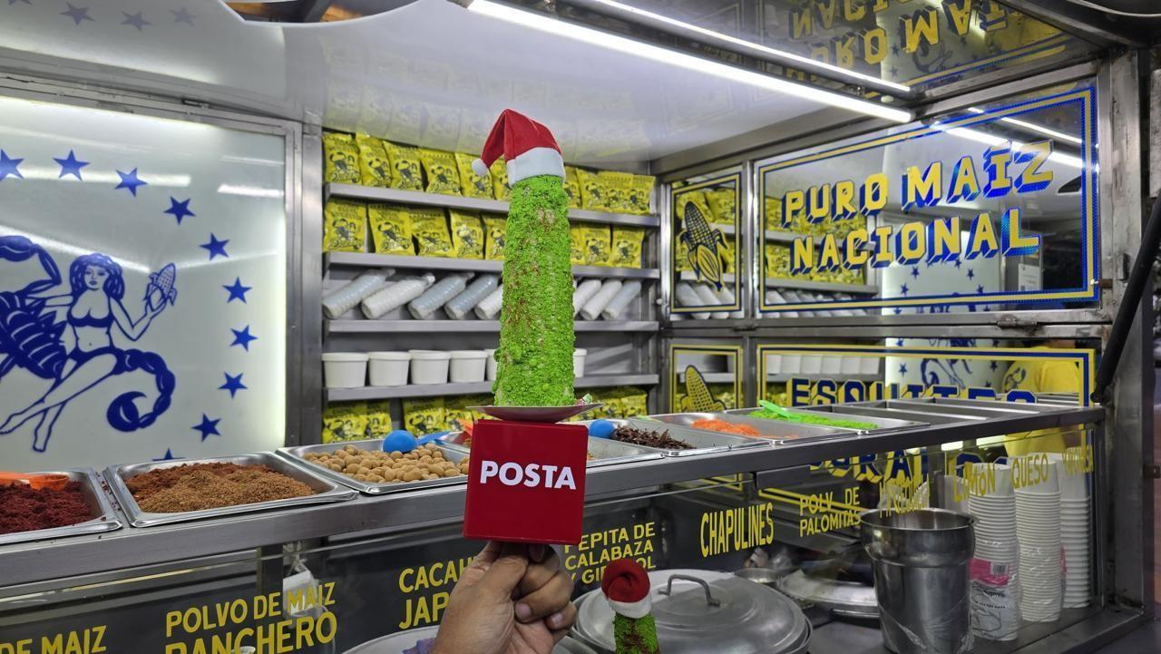 Micrófono de POSTA en la sucursal de Elotes Durango, donde venden el arboelote. Foto: Mario Flores