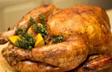Navidad 2024: Receta fácil de pollo con tomillo relleno de frutos secos