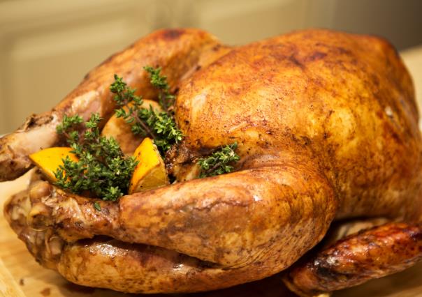 Navidad 2024: Receta fácil de pollo con tomillo relleno de frutos secos