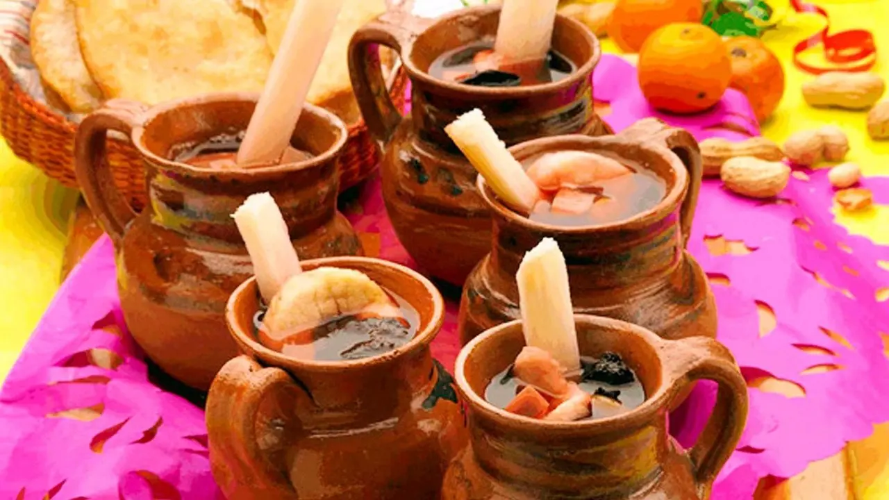 El ponche navideño es rico en vitaminas, minerales, ácido ascórbico y fibra. Foto: Gob. de México