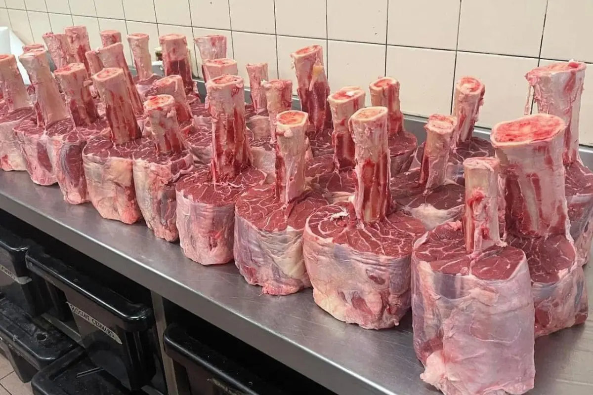 COEPRIS exhortó a la población a comprar carne en comercios establecidos para prevenir riesgos a en la salud. Foto: Axel Hassel