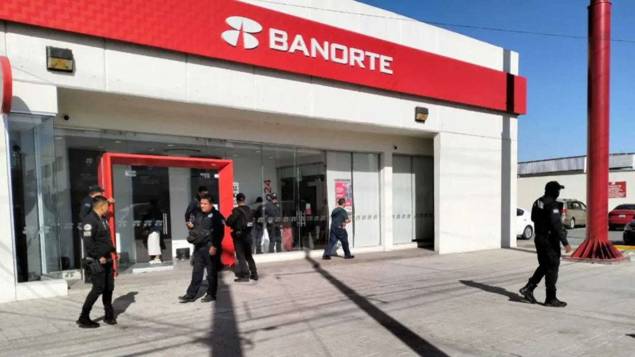 Descubre en que horarios podrás acudir a las instituciones bancarias durante esta Noche Buena. Foto: Especial POSTA MX.