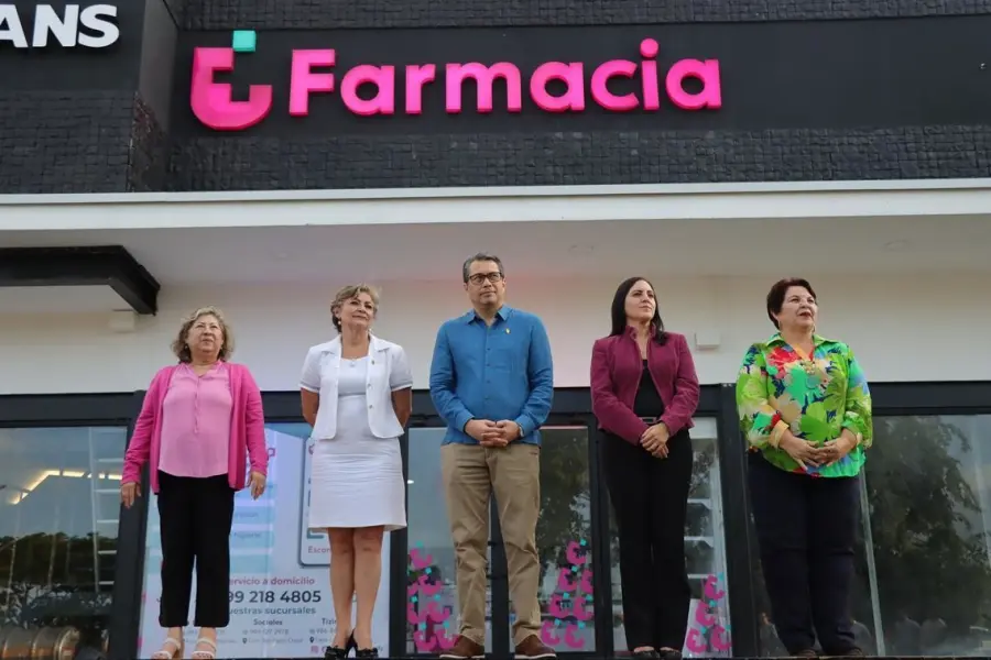 La UADY inaugura nueva farmacia para universitarios y el público en general