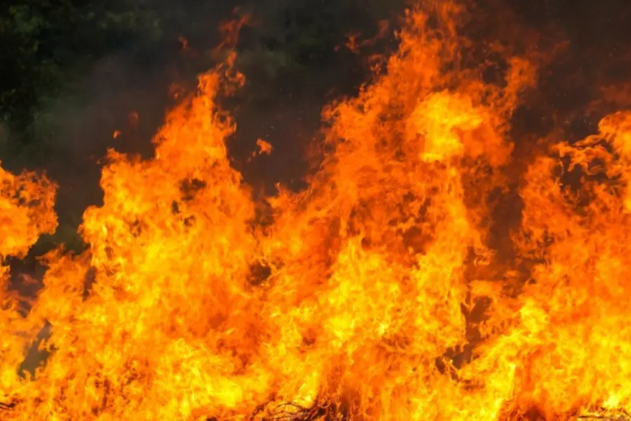 Parlamento de Liberia se incendia durante protestas contra el presidente Konati Koffa