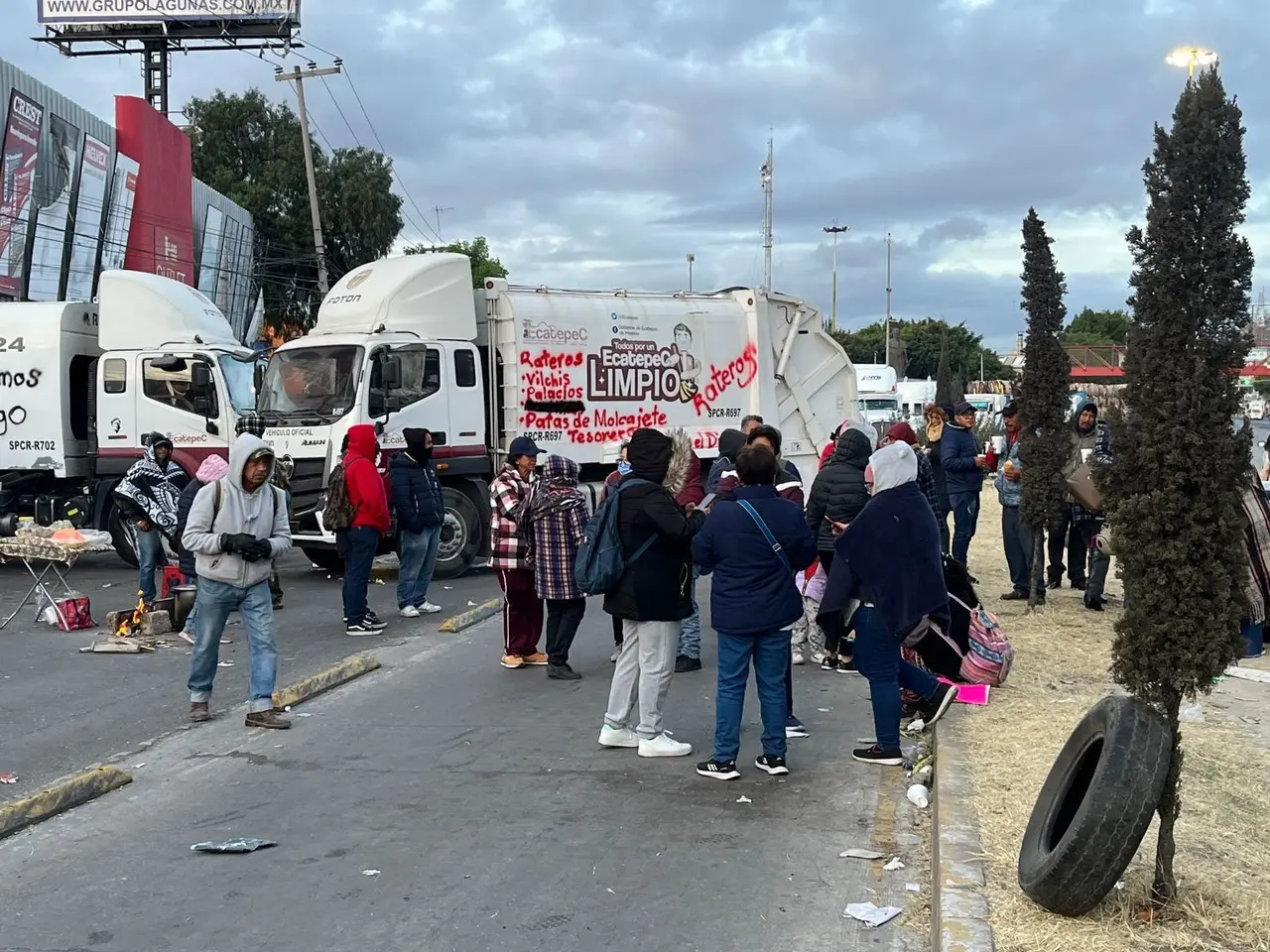 Los manifestantes exigen el pago de sus prestaciones laborales. Imagen: POSTA