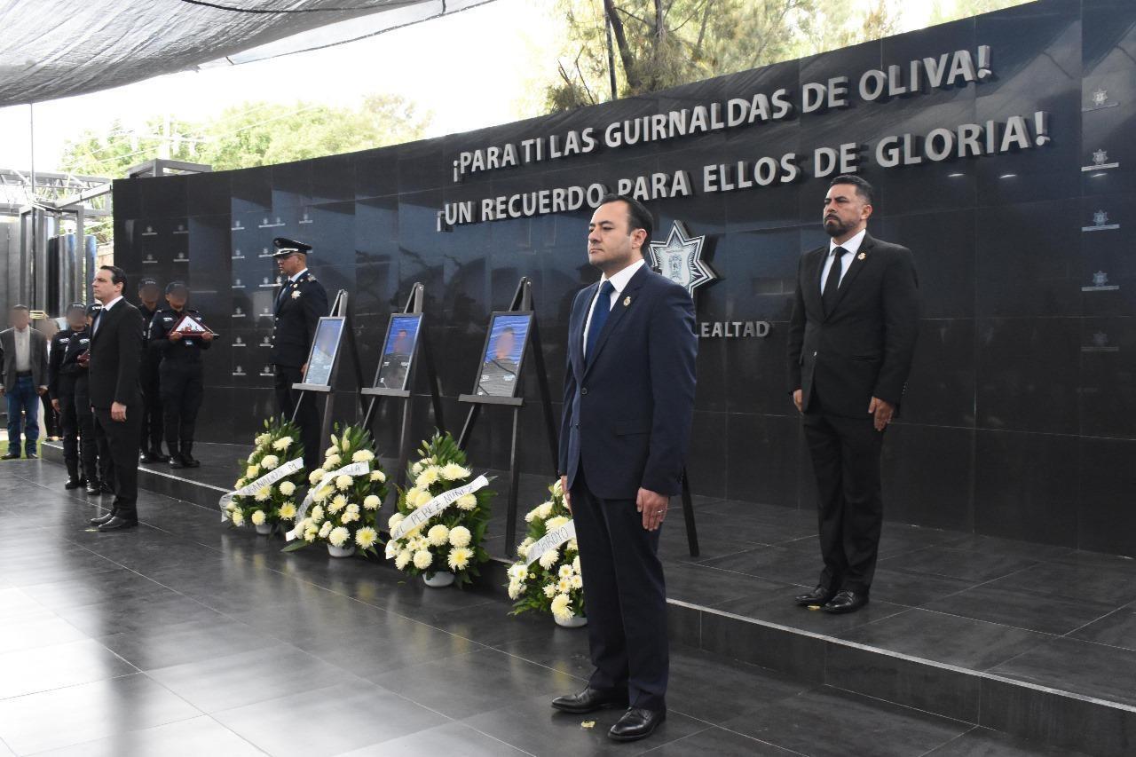 Rinden homenaje a policías estatales caídos en el cumplimento de su deber. Foto: Jesús Padilla