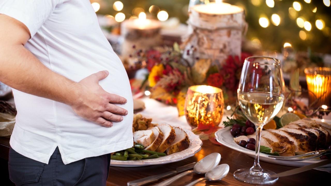 Así puedes prevenir los atracones en la cena navideña. Foto: POSTA México