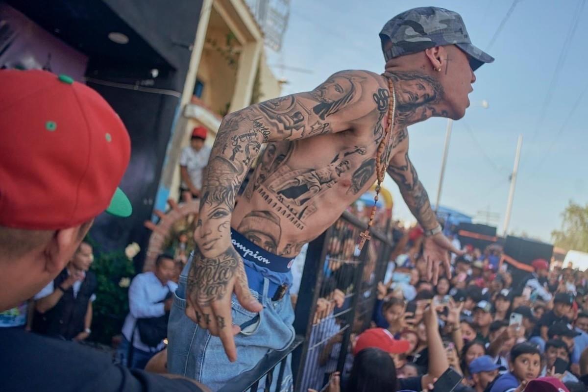 Santa Fe Klan en concierto Foto: X(Twitter) @santa_fe_klan_