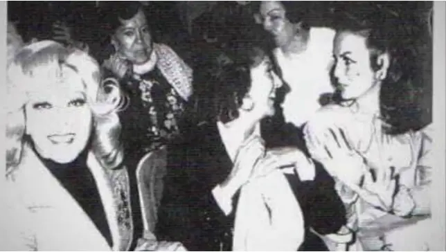 Silvia Pinal y María Félix se conocieron personalmente gracias a Enrique Álvarez Félix, hijo de La Doña. Foto. Instagram @mariafelix_todasmisguerras.