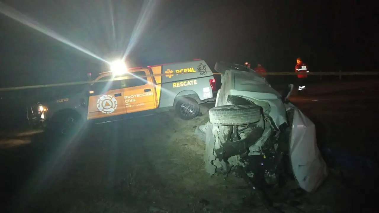 Choque en la carretera Monterrey-Nuevo Laredo deja tres muertos. Foto: Protección Civil de Nuevo León.