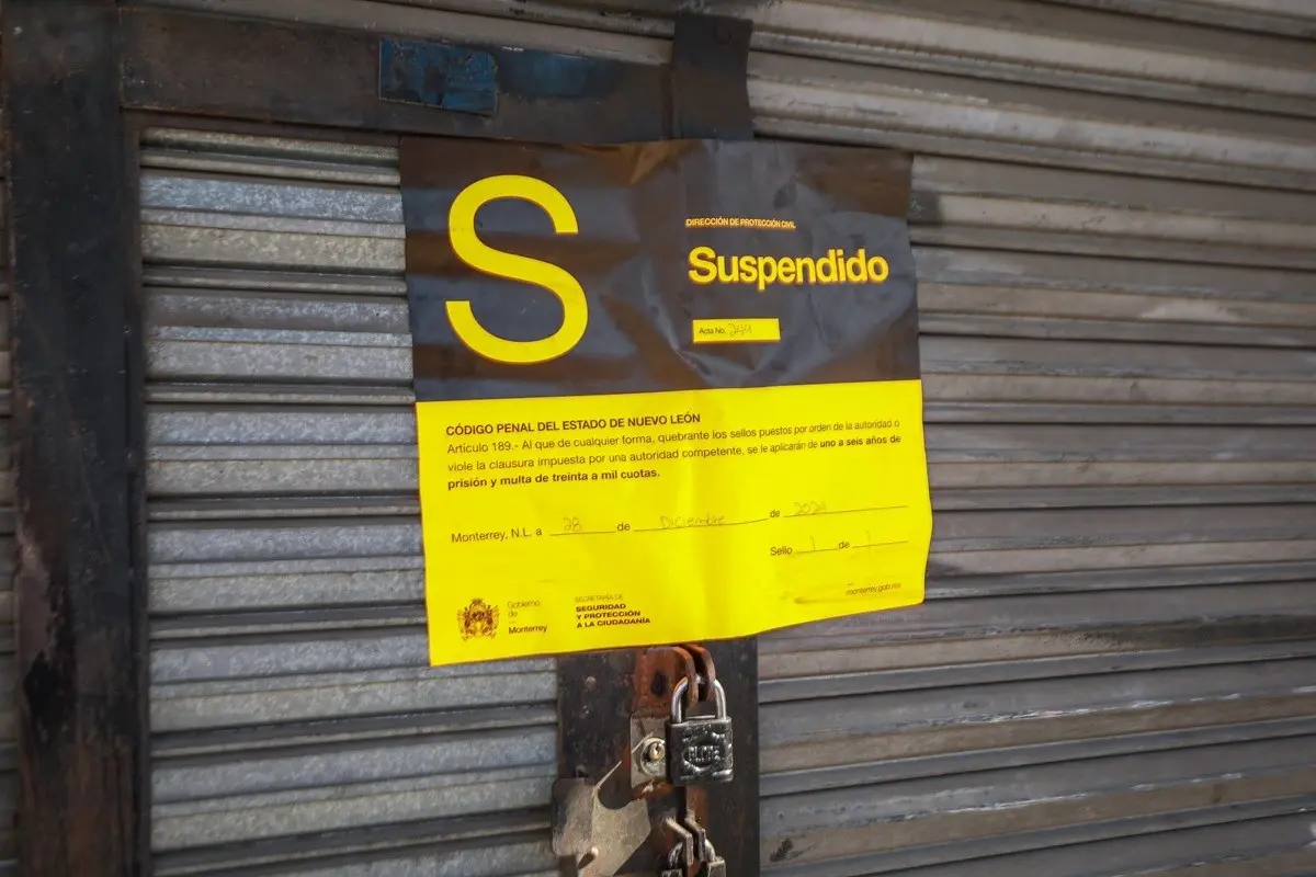 Clausuran negocios de autopartes en Pablo A de la Garza y detienen a 18