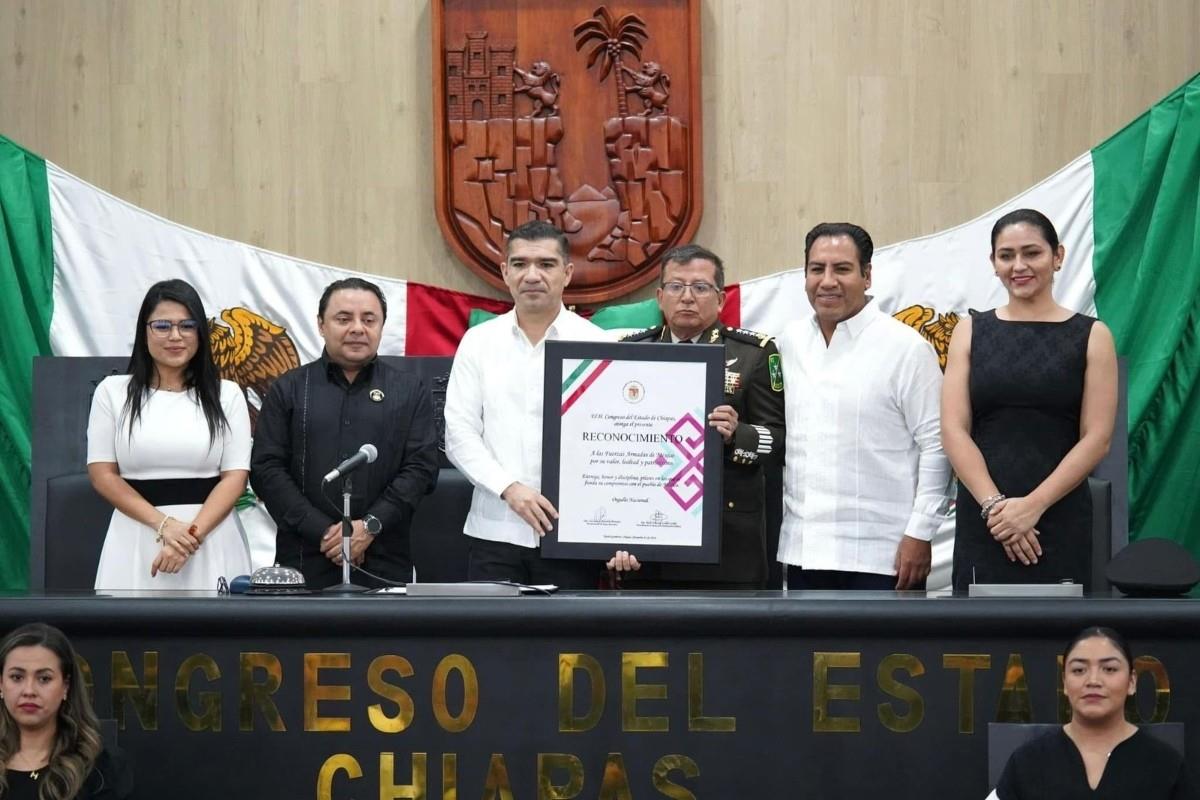 Entrega de reconocimiento a las Fuerzas Armadas Foto: X(Twitter) @congresoChis