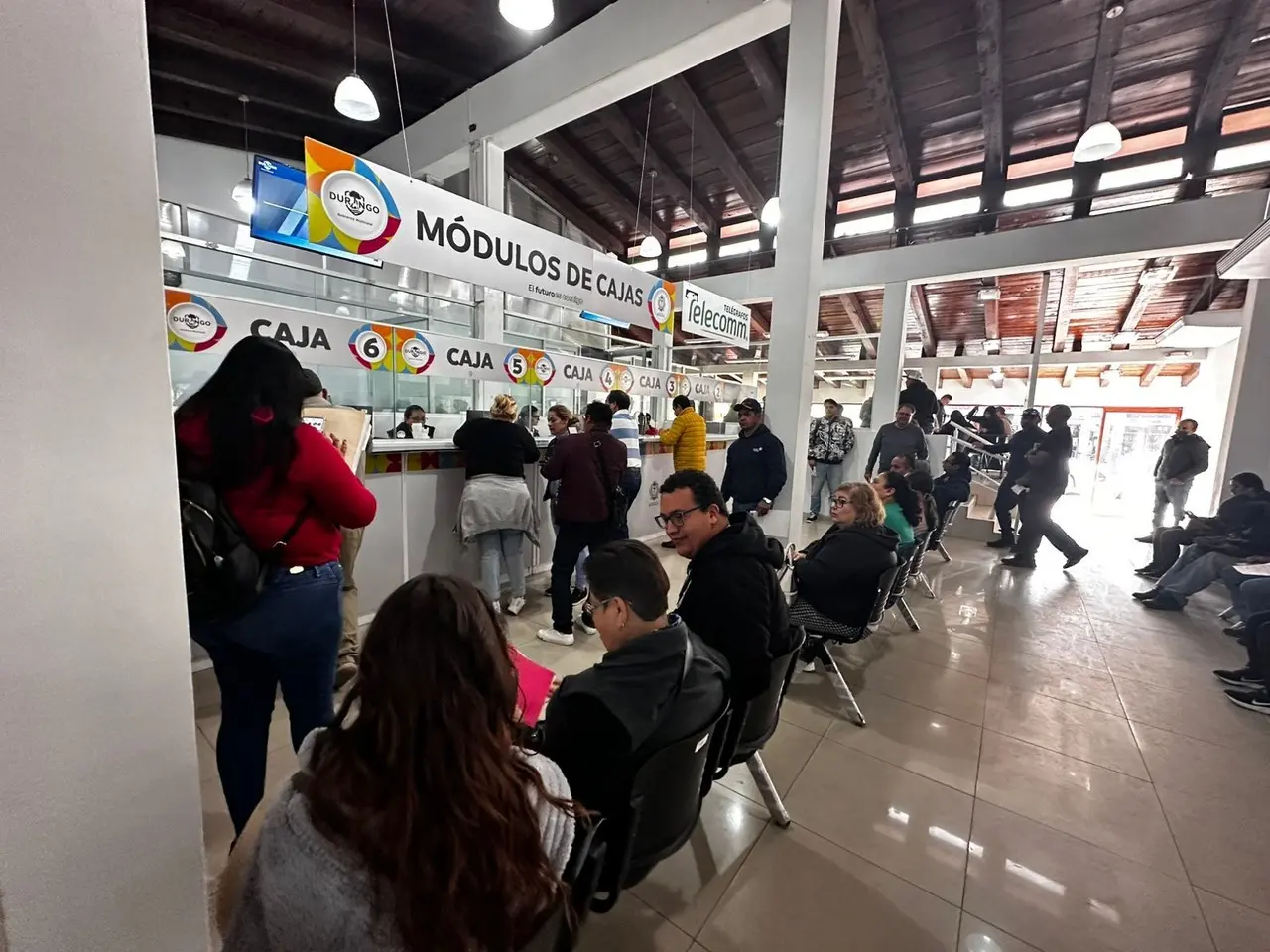 El municipio abrió otro espacio para el pago de contribuciones. Foto: Isaura Retana.