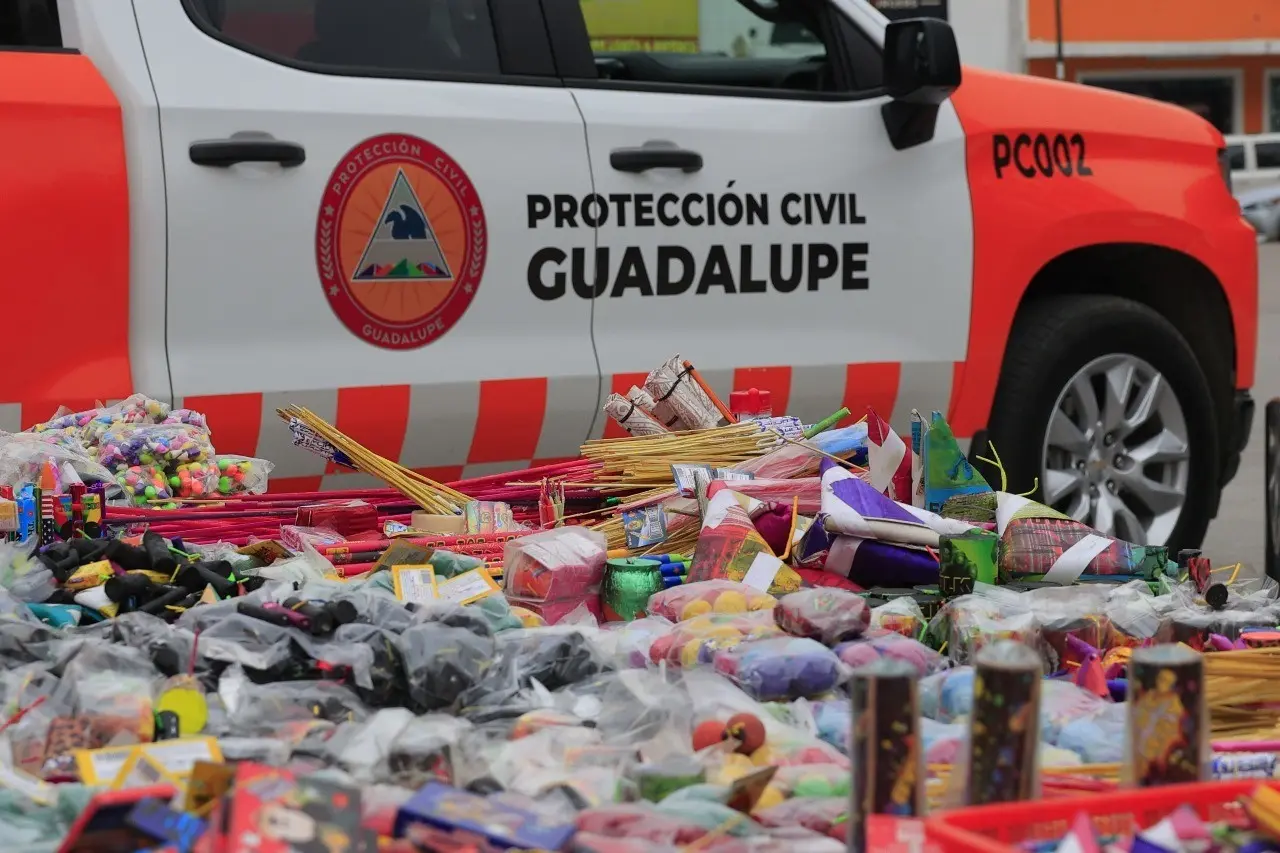 Pirotecnia decomisada en el municipio de Guadalupe. Foto: Armando Galicia