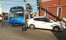 Ietram atropella a conductora de un auto Versa que no respeta la señal de alto (FOTOS)