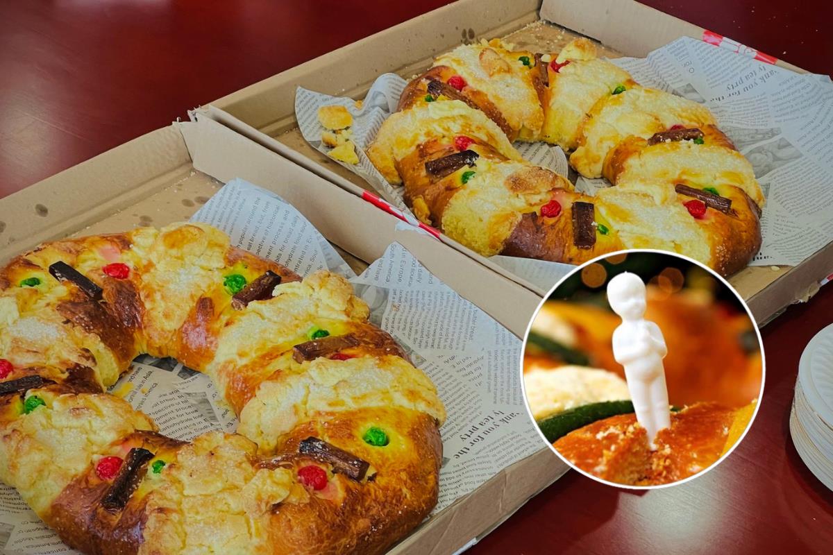 Rosca de Día de Reyes con muñequito en la parte inferior derecha. Foto: @ConsulMexGzh