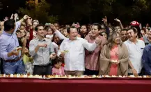 Joaquín Díaz Mena corta Rosca de Reyes de 42 metros en el Parque Lineal Paseos