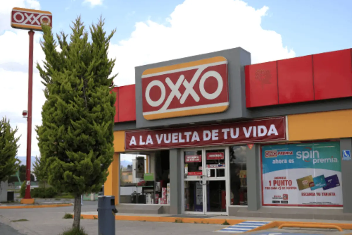 El gobierno de Coahuila ha implementado varias opciones para facilitar el pago de placas vehiculares./Foto: Oxxo México