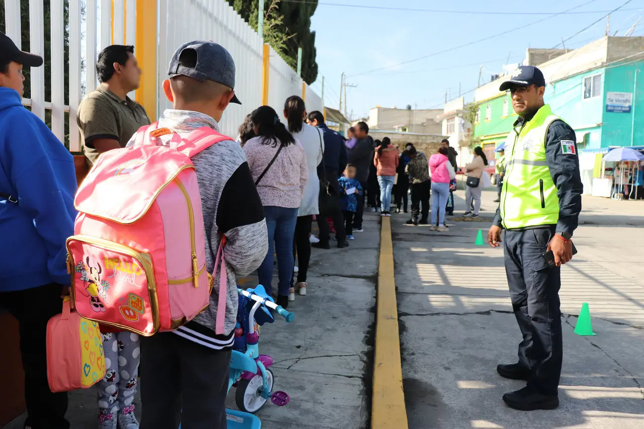 El Operativo Regreso a Clases 2025 se contemplan 2 mil 300 policías mexiquenses. Imagen: @SS_Edomex
