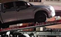 Policías de Santiago aseguran camioneta implicada en robos a casas