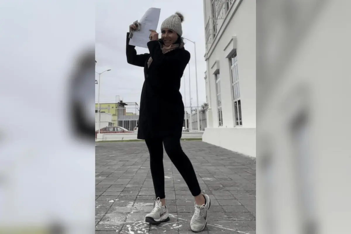 El caso de una mujer se hizo viral, ya que esta demandada civilmente por parte de su padre, en el que él pide la pension por parte de su hija, ya que se encuentra imposibilitado para trabajar. Foto: Redes sociales