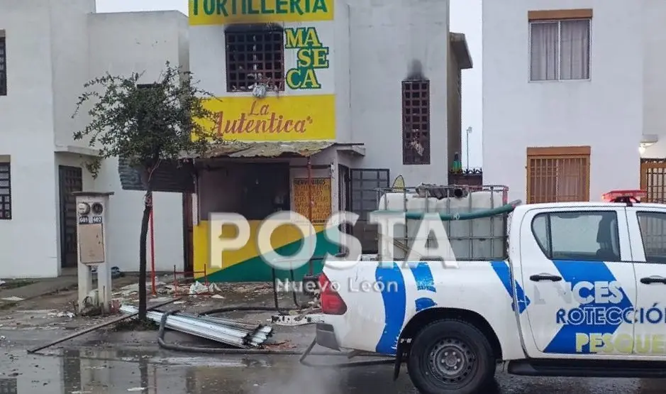 Fachada de la tortillería tras la explosión en Pesquería. Foto: POSTA MX.