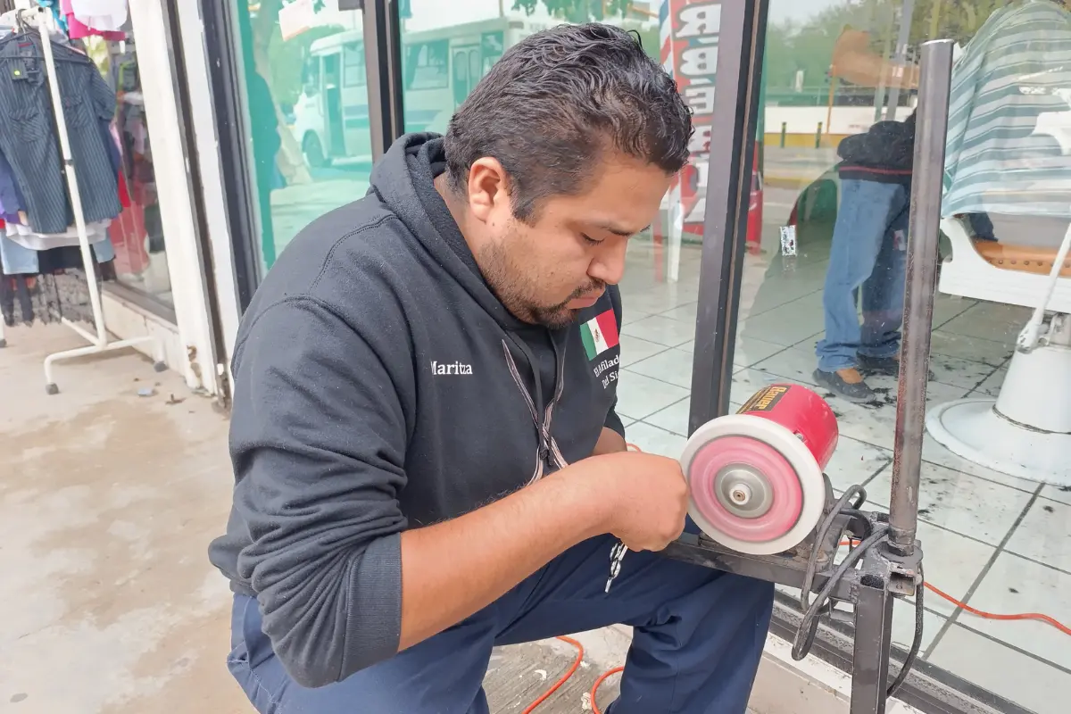 Arturo Gamboa El Afilador del Siglo XXI. Foto: Victoria Jiménez