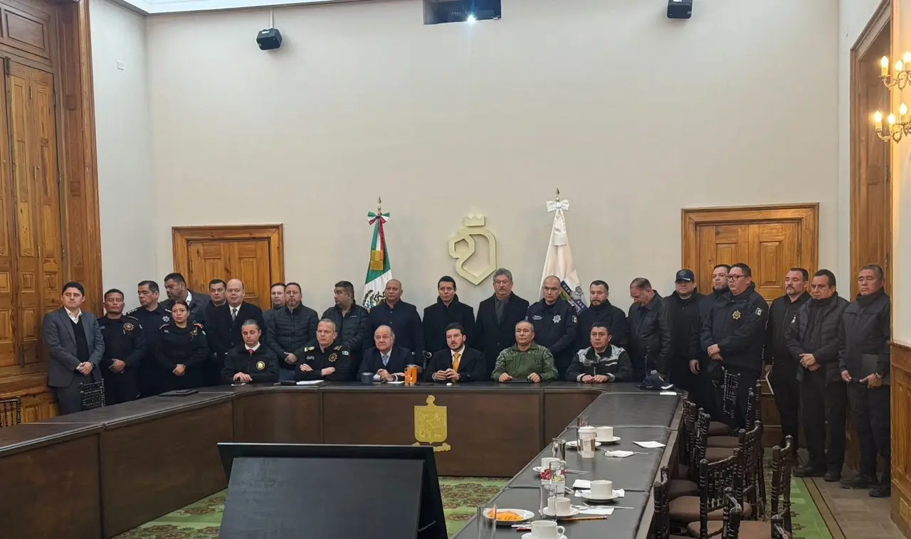 Samuel García junto a los funcionarios estatales y federales en materia de seguridad. Foto: Azael Valdés.