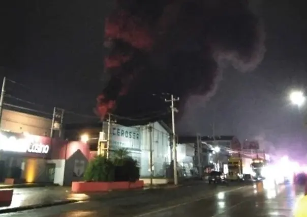 Incendio en Allende afecta tráileres con diésel y provoca evacuación