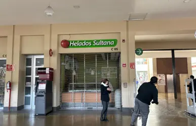 Continúan cerrados decenas de locales tras incendio en Plaza Real