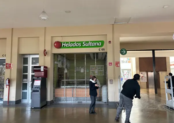 Continúan cerrados decenas de locales tras incendio en Plaza Real