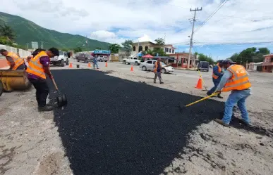 Realizan bacheo en siete colonias de Victoria