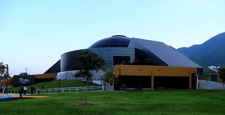 Opciones de transporte público para llegar al Campus Mederos de la UANL. Foto: Sitio oficial de la UANL.