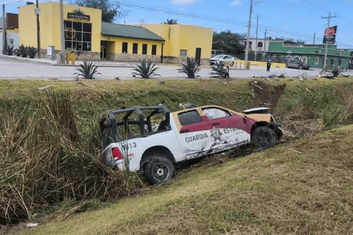 La tarde del domingo 12 de enero se registró un ataque armado contra agentes de la Guardia Estatal de Tamaulipas, lo que derivó en una persecución y posterior volcadura de un vehículo oficial en la colonia Las Culturas, en Matamoros. Foto: Redes sociales