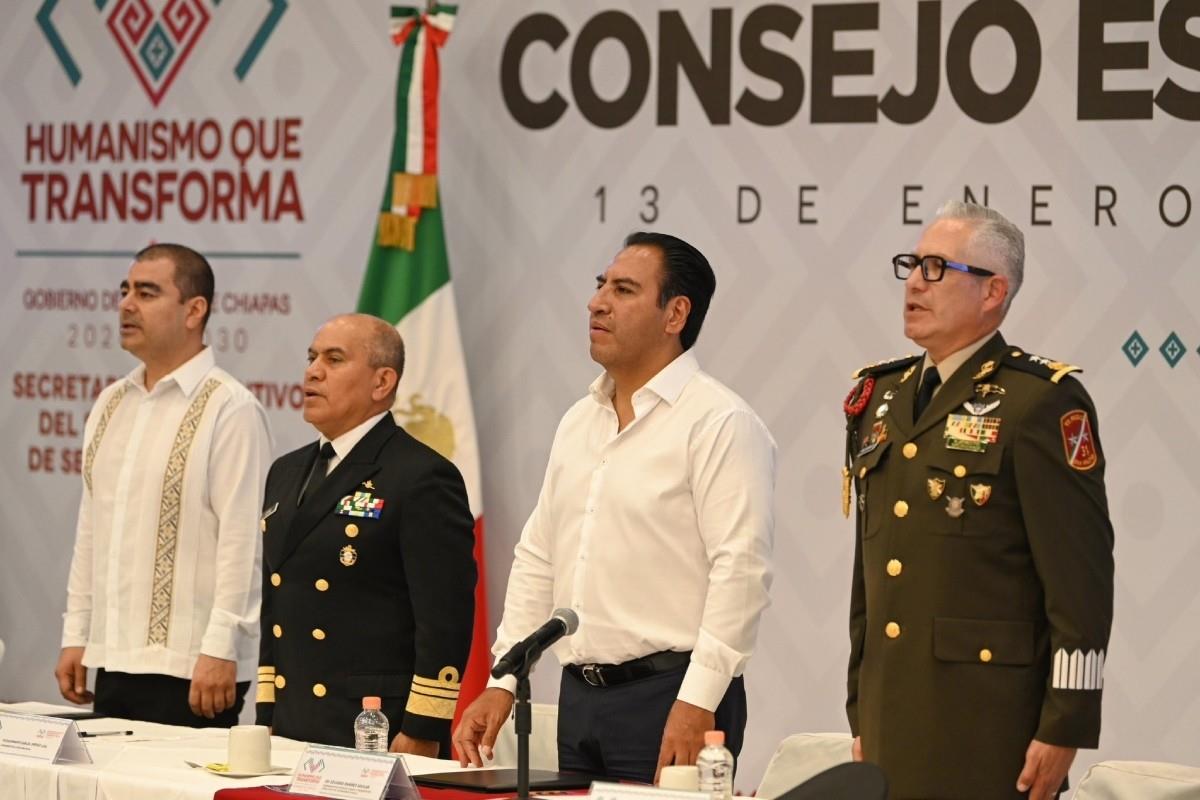 Eduardo Ramírez junto a otras figuras en conferencia de prensa Foto: X(Twitter) @ramirezlalo_