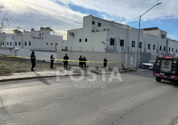 VIDEO | Dos personas mueren tras balacera en zona baldía de Apodaca